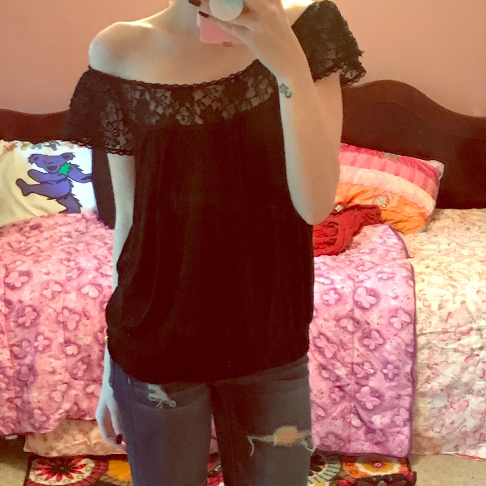 Xhilaration black lace sleeve top